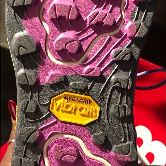 New Balance Fresh Foam x Hierro Mid Sneaker - Picture 9 of 11